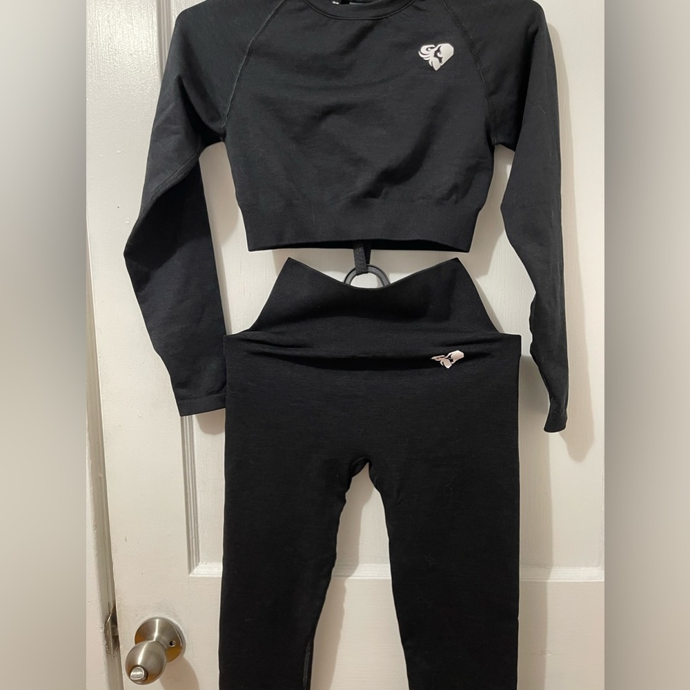 Women’s Best Move Seamless crop top and leggings